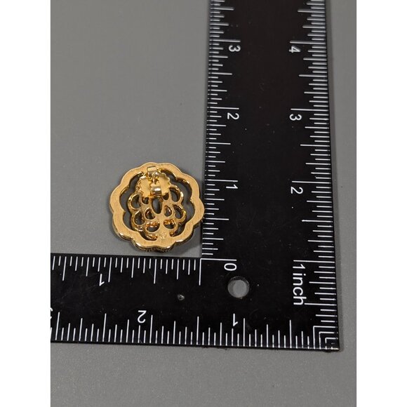 Vintage Avon Gold Tone Medallion Earrings Open Metal Work Round Flower Pierced - Picture 8 of 9